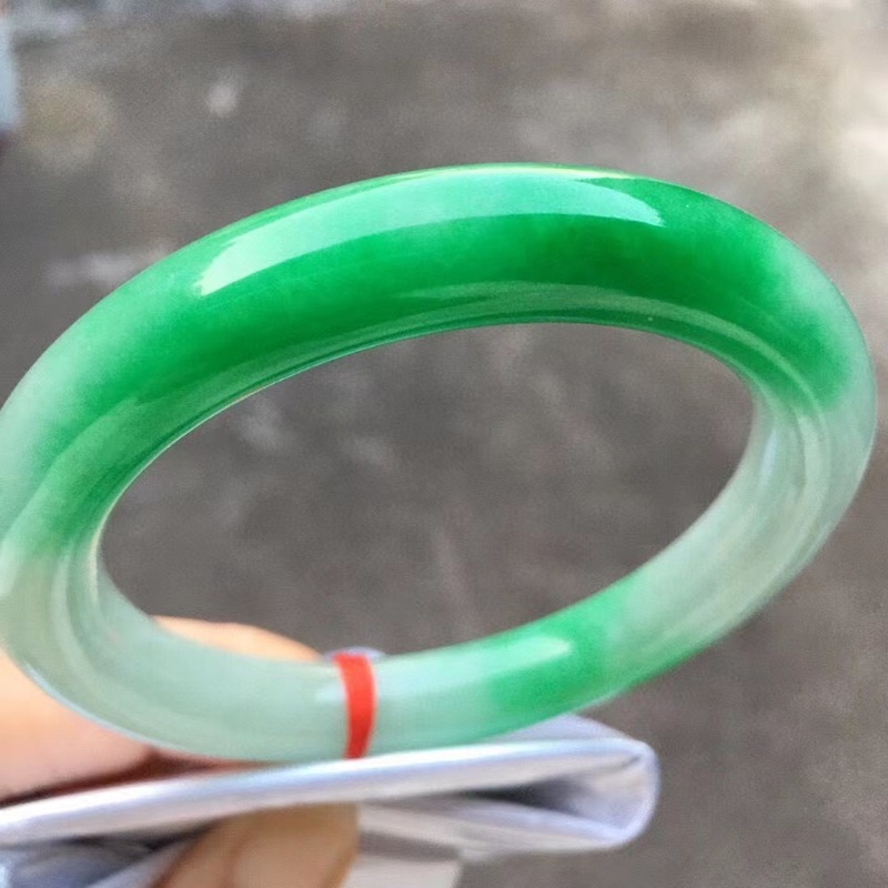 Natürliches Myanmar-Jade-Armba – Bracelets Bewertung und Preis