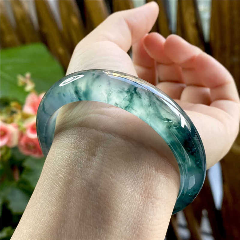 Eisartiger Jadeit mit Blumenmu – Bracelets Bewertung und Preis