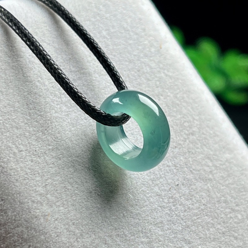 Natürlicher Smaragd Blauwasser – Necklaces Bewertung und Preis
