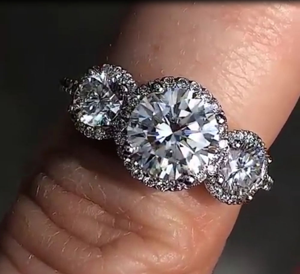 Benutzerdefinierter echter Pla – Moissanite Engagement Ring 1 Carat Bewertung und Preis